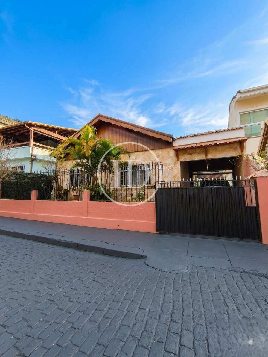 Casa à venda com 3 quartos - Jardim Ouro Preto,Nova Friburgo