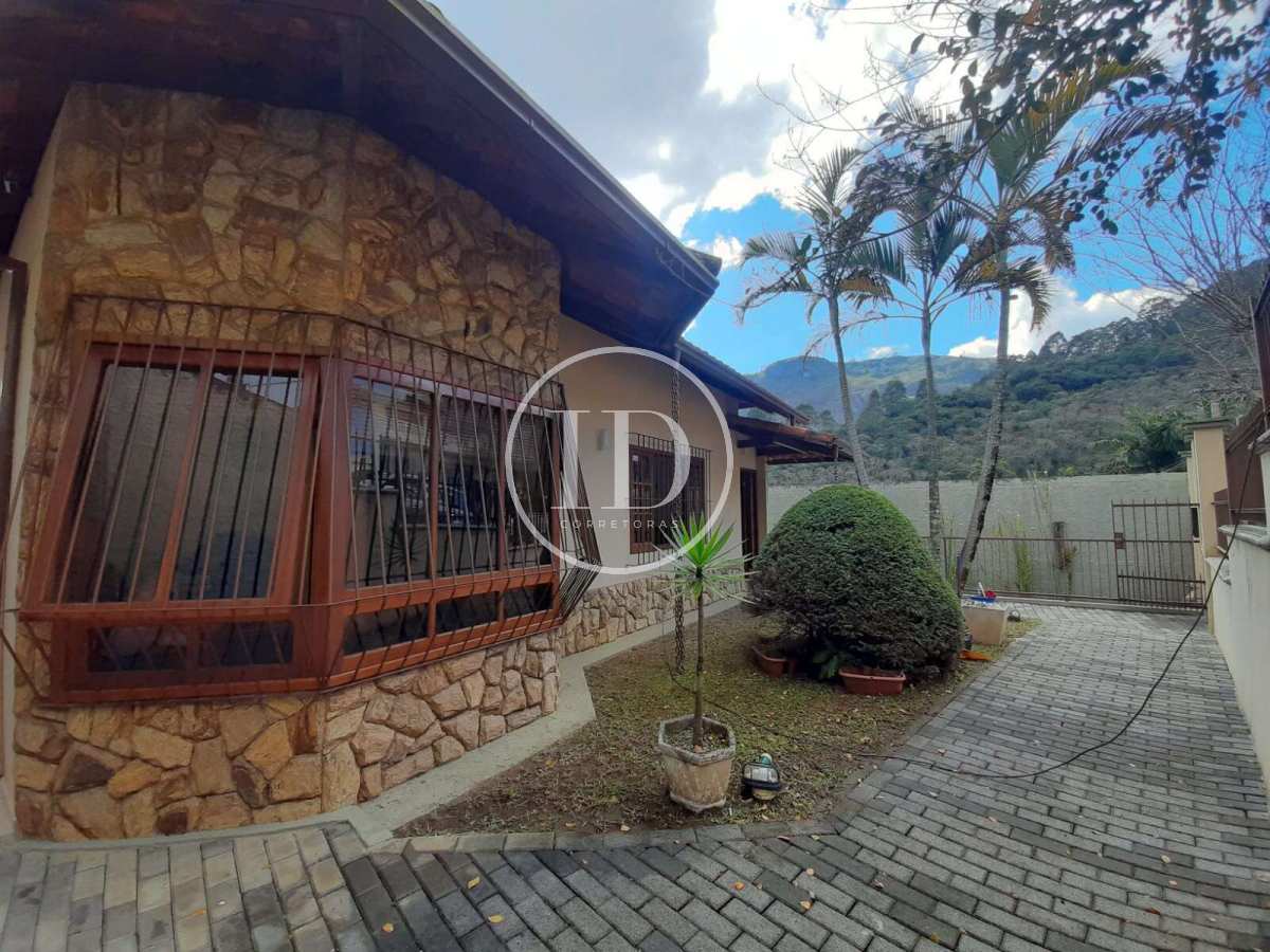 Casa à venda com 3 quartos - Sitio São Luiz,Nova Friburgo