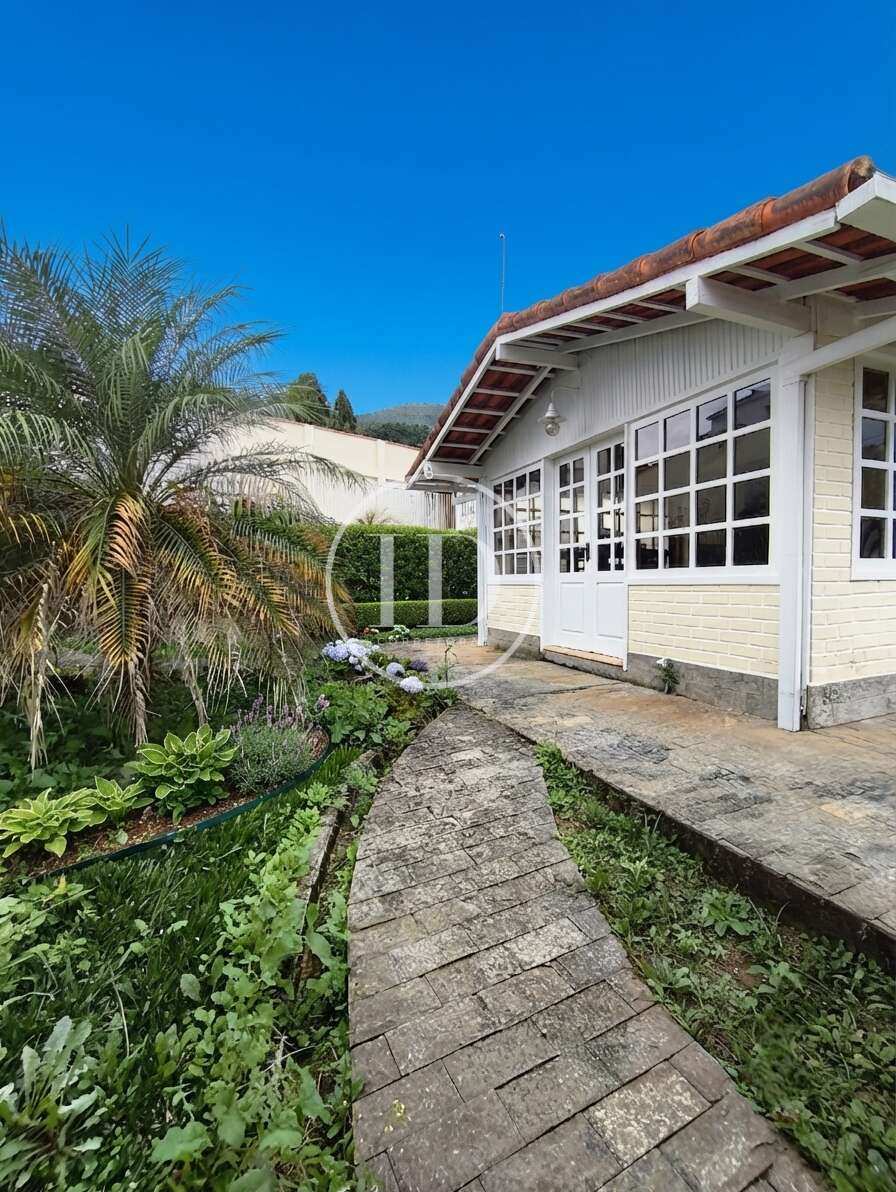 Casa à venda com 4 quartos - CASCATINHA,Nova Friburgo