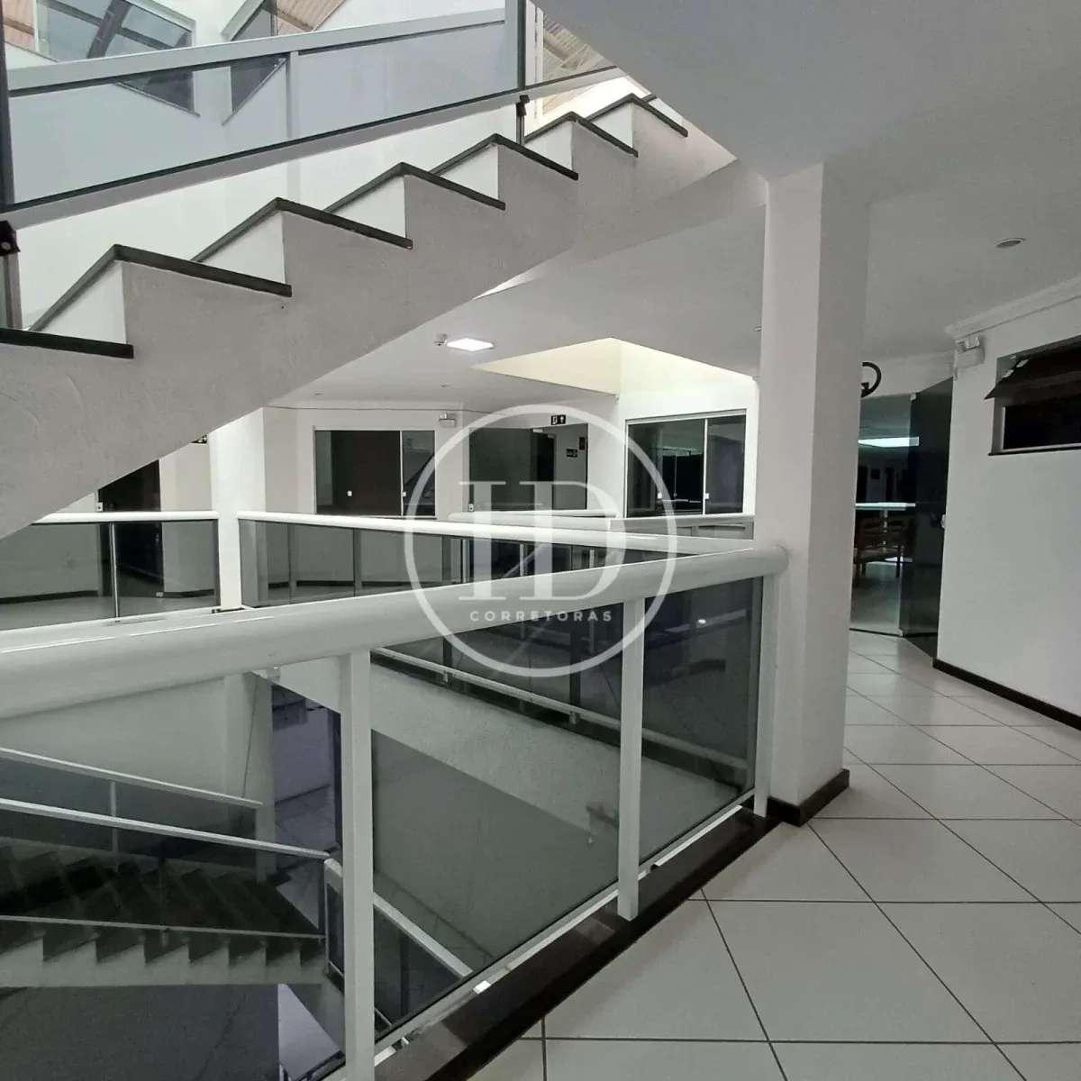  - Salas comerciais para alugar em Nova Friburgo, Conselheiro Paulino de 26 m² a 106 m²